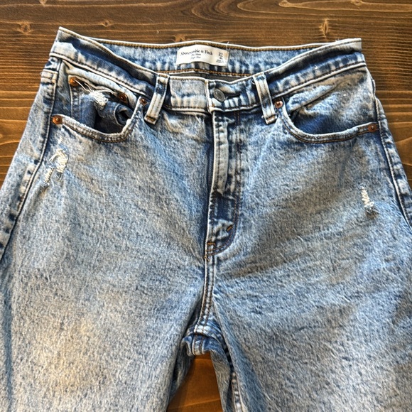 NWOT Abercrombie & Fitch High Rise Mom Jeans - Picture 7 of 10